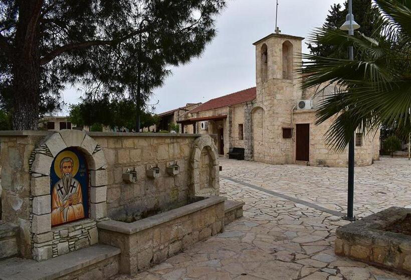 Arodes Asteria Volunteer & Youth Eco Hostel