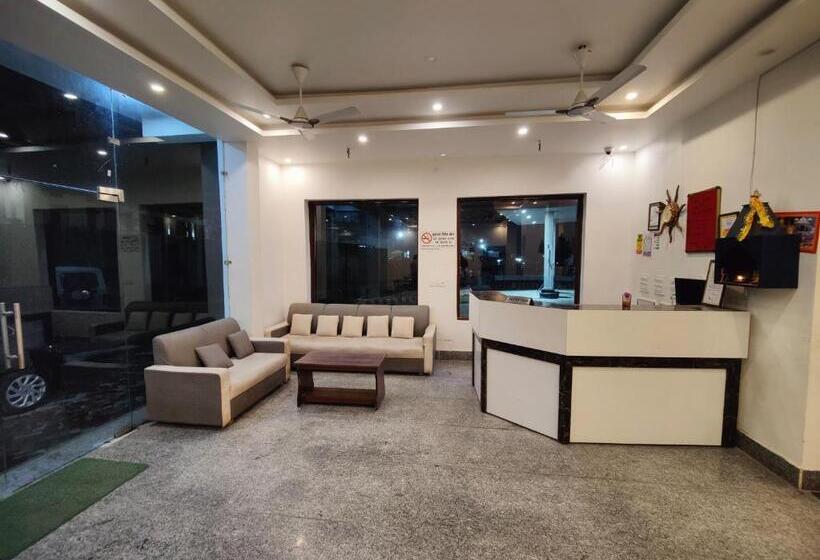 Alaknanda Motel & Restaurant