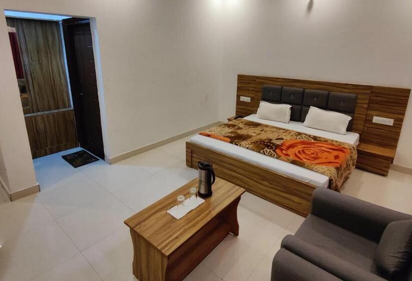 Alaknanda Motel & Restaurant