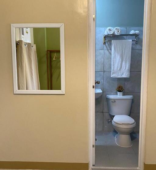 هاستل La Patria Baybay Tourist Inn Powered By Cocotel