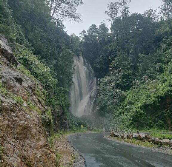 ユースホステル Pure Land Villa