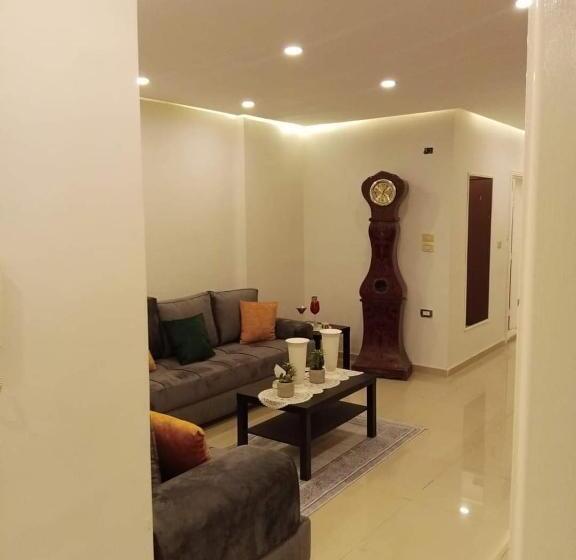 هاستل Roman Inn