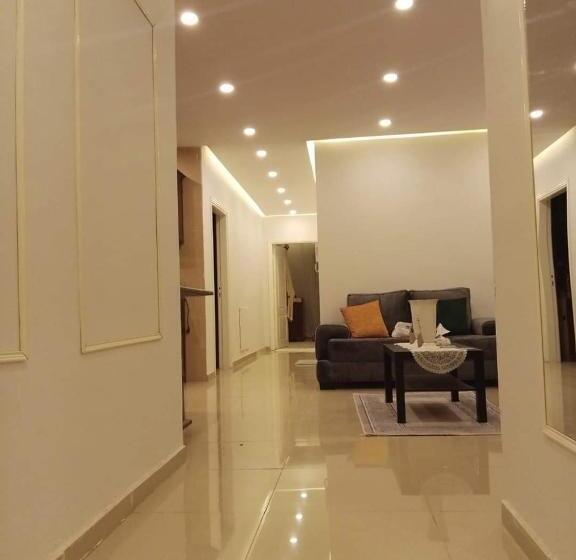 هاستل Roman Inn