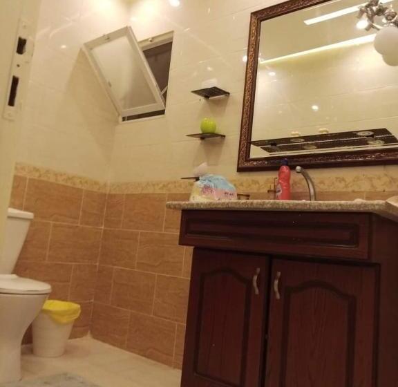 هاستل Roman Inn