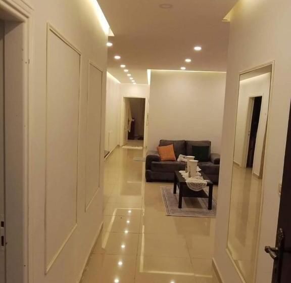 هاستل Roman Inn