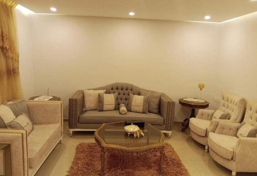 هاستل Roman Inn