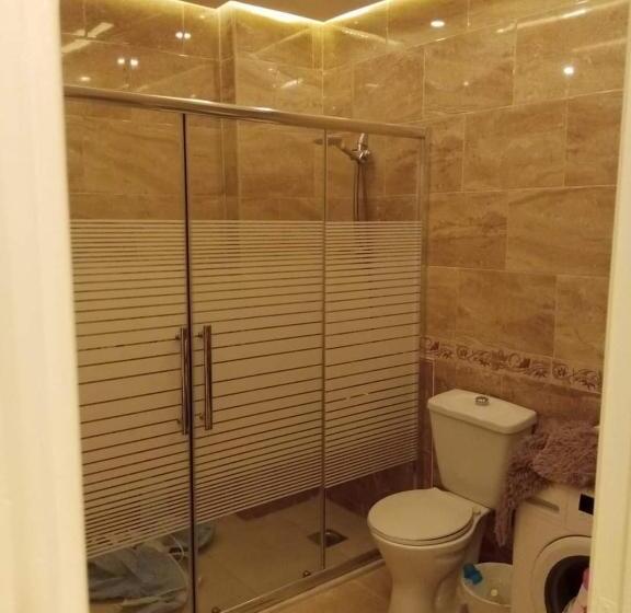 هاستل Roman Inn