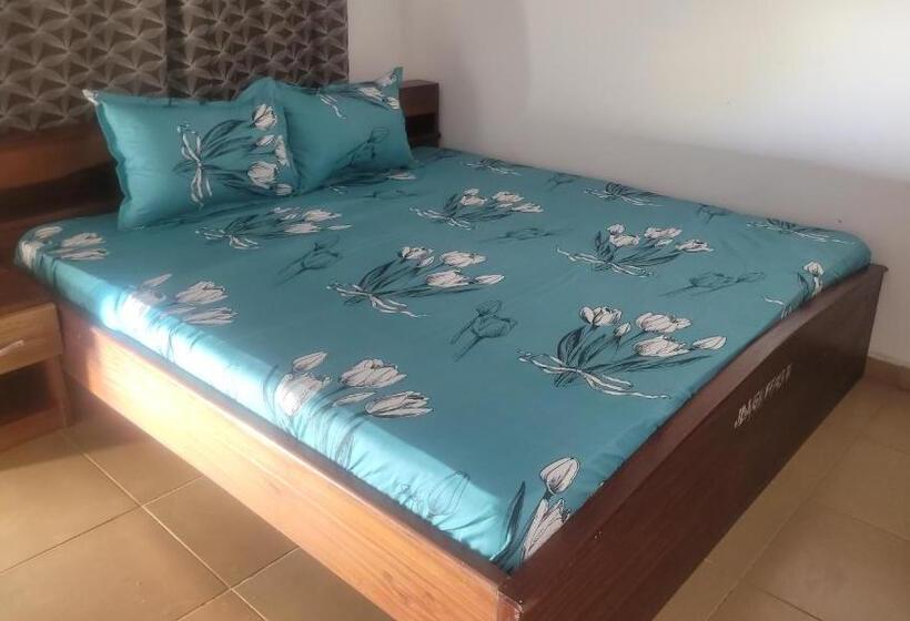 Assembly Hotel, Esiama