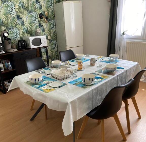 مبيت وإفطار Chambres De L Enclose