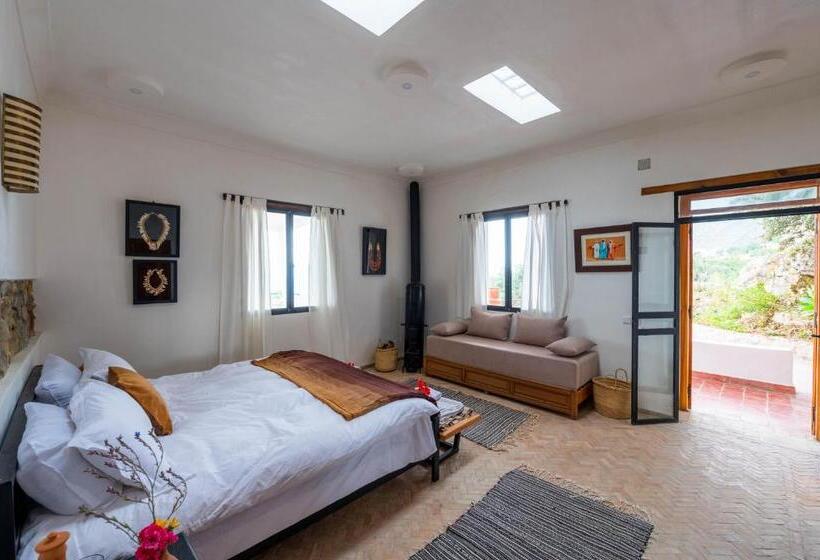 تختخواب و صبحانه Farm Finn