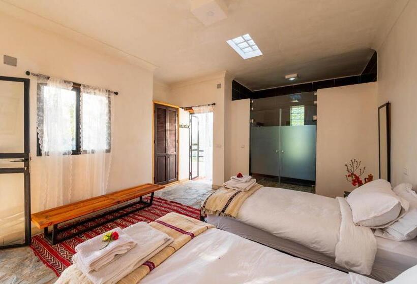 تختخواب و صبحانه Farm Finn