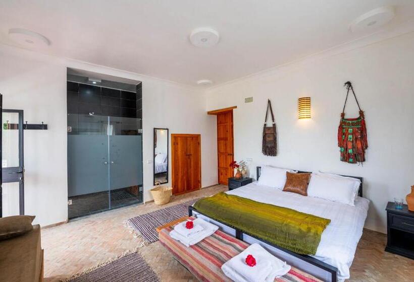 تختخواب و صبحانه Farm Finn