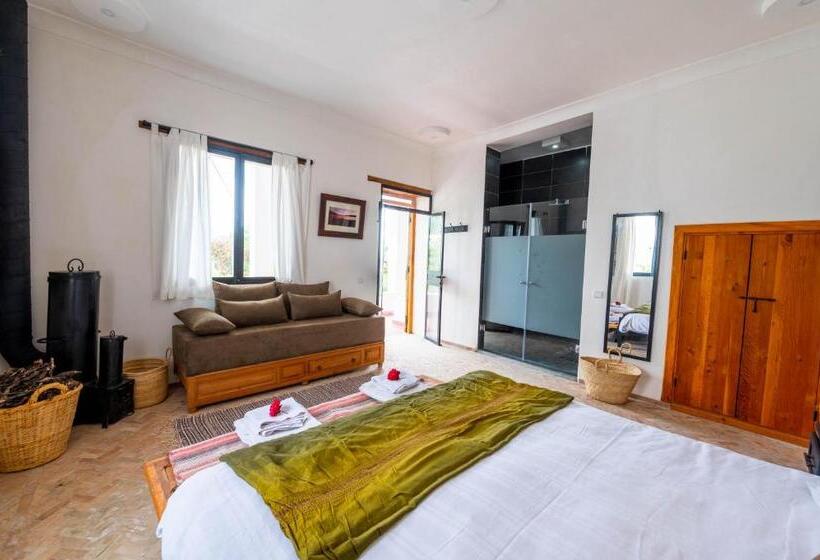 تختخواب و صبحانه Farm Finn