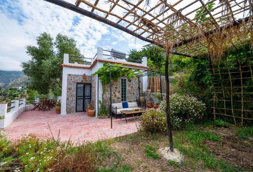 تختخواب و صبحانه Farm Finn