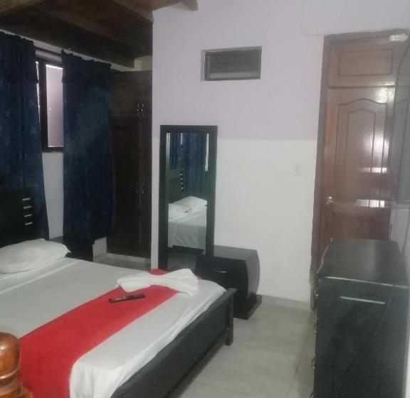 تختخواب و صبحانه Hostal Donde Alejo