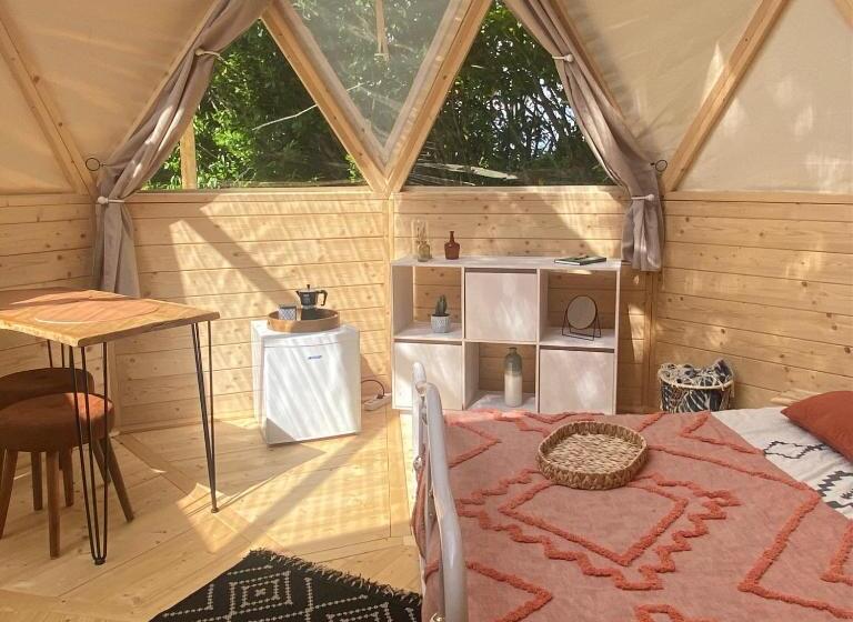 צימר L Enclave Insolite   Cabanes Avec Piscine Et Bains Nordiques