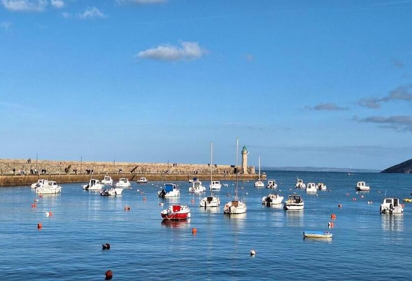 تختخواب و صبحانه L Escale Fleurie à Saint Brieuc