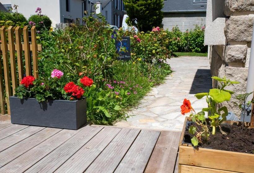 تختخواب و صبحانه L Escale Fleurie à Saint Brieuc