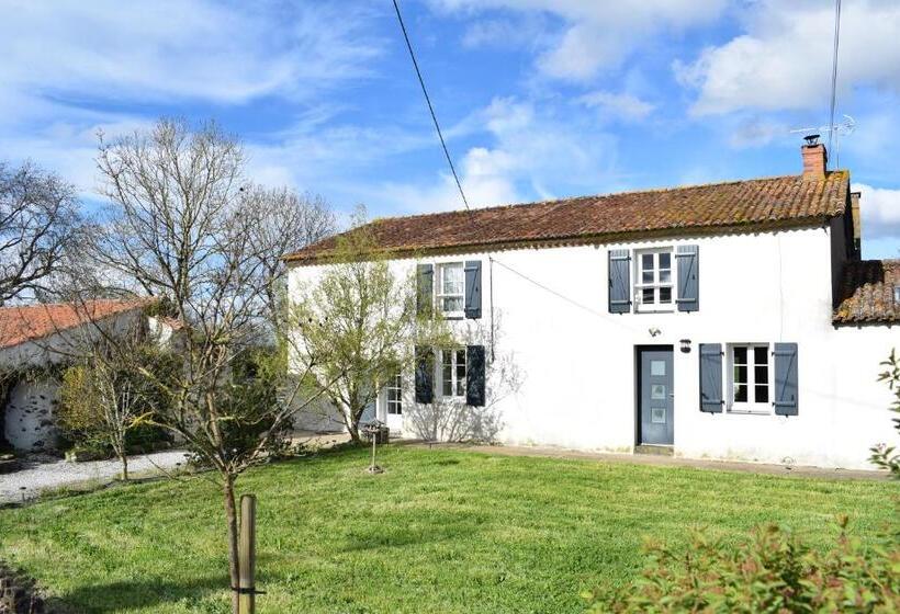 צימר Le Cardoué, Chambres D Hôtes Proche Du Puy Dufou