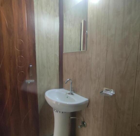 Bed and Breakfast Narayan Valley Resort