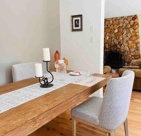 צימר Oceanside Manor   Fancy Room   Golf Course & Beach View