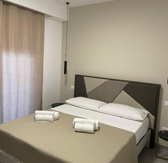 민박 Soraya Rooms Tropea