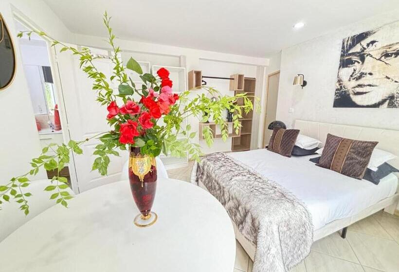 住宿加早餐  Villa Belle Epoque Saint Raphaël