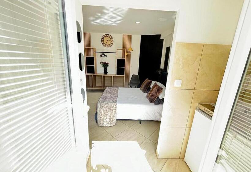 住宿加早餐  Villa Belle Epoque Saint Raphaël