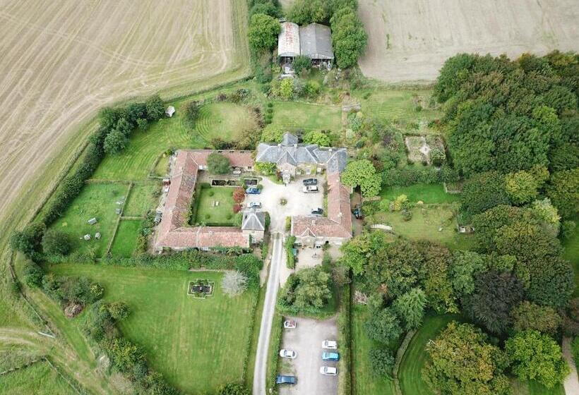 مبيت وإفطار West Compton Manor