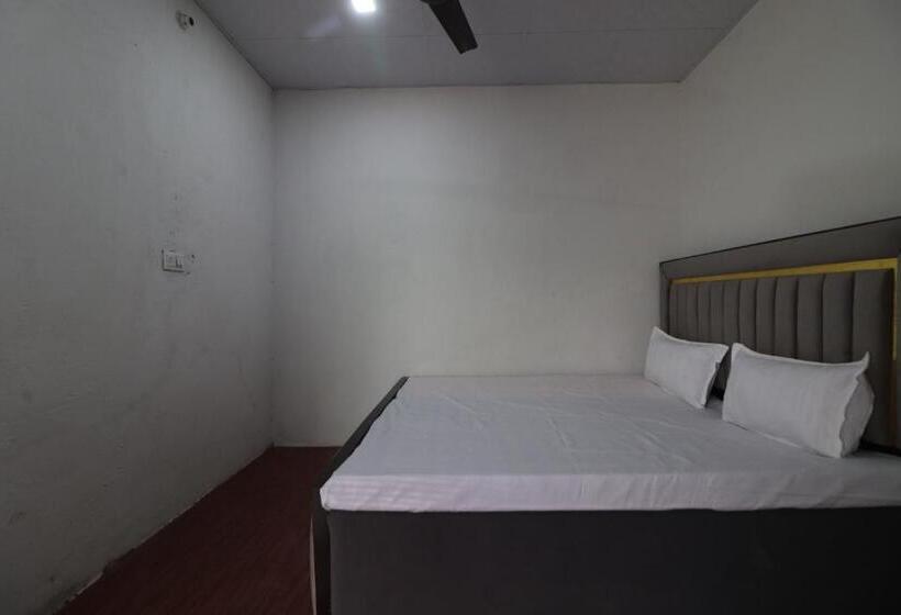 Dam  S Hotel And Restaurant