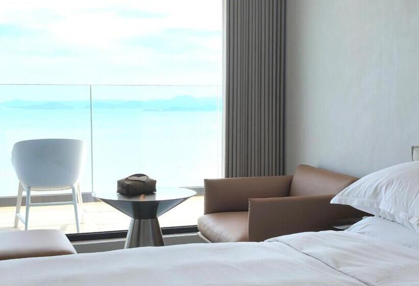 Hotell 画本里民宿