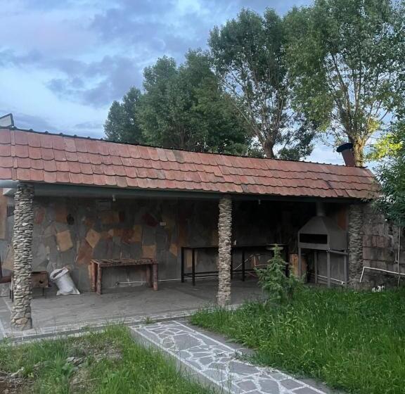 Отель Emerald Paradise