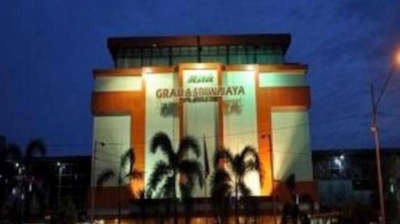 Отель Graha Sriwijaya