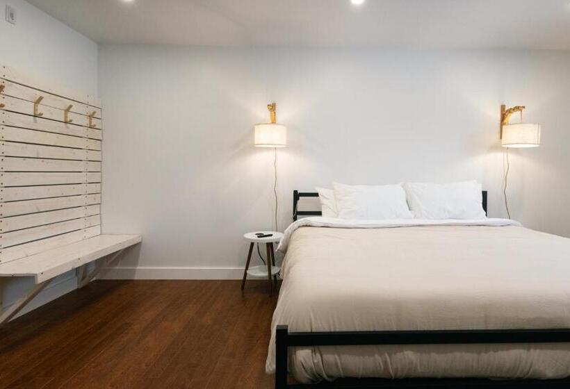 فندق Homeport Suites & Residences