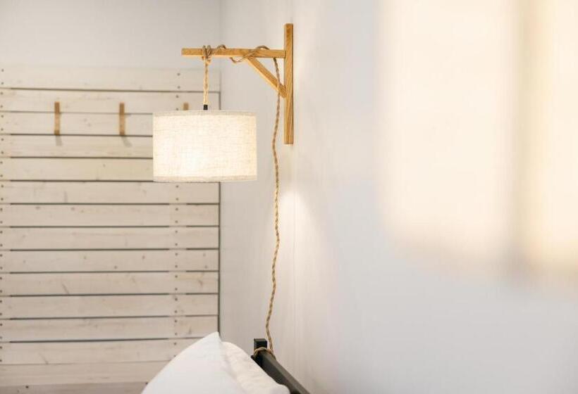 فندق Homeport Suites & Residences