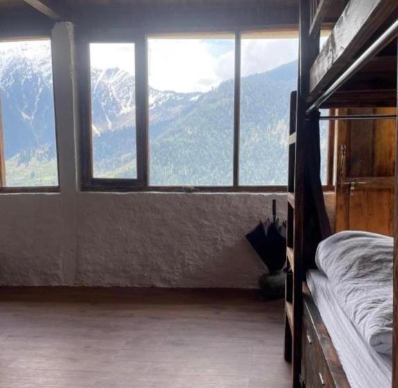 호텔 In The Jungle Camps