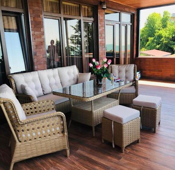 هتل Mzıurı House