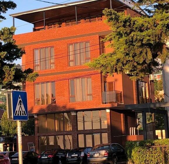 هتل Mzıurı House