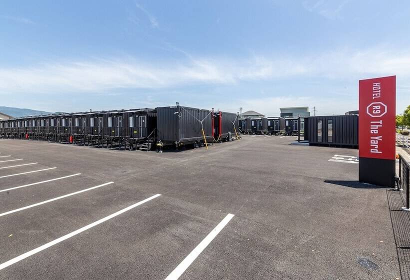 هتل R9 The Yard Omura