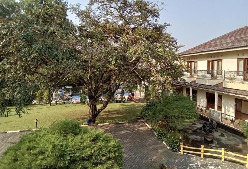 فندق Resort Prima Cipayung