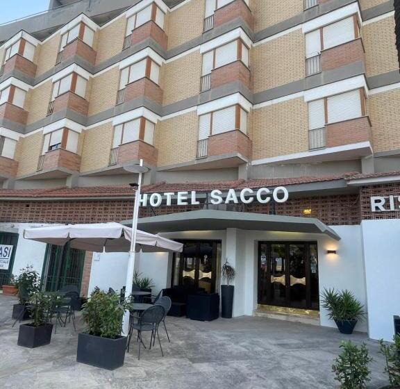 Отель Sacco