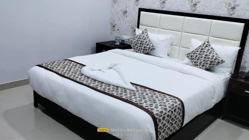 בית מלון כפרי Shah Z Palace