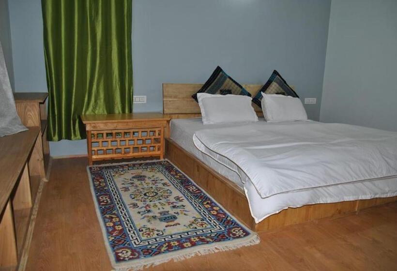 בית מלון כפרי Sky View Resort