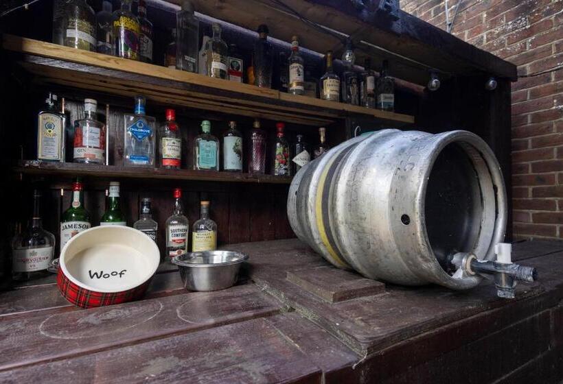 酒店 The Crate & Apple Pub