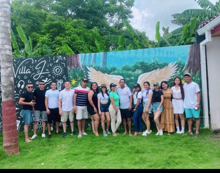 هتل Villa J Leticia