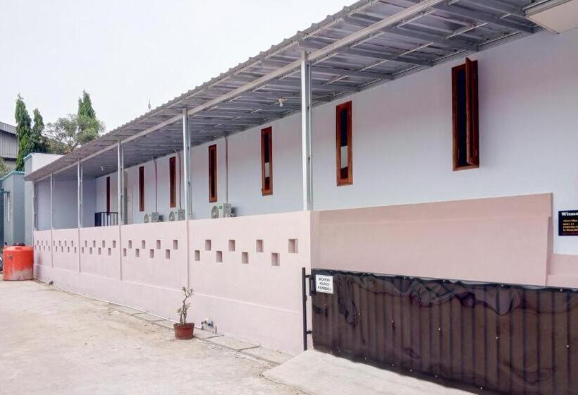 호텔 Wisma Radya Syariah Redpartner