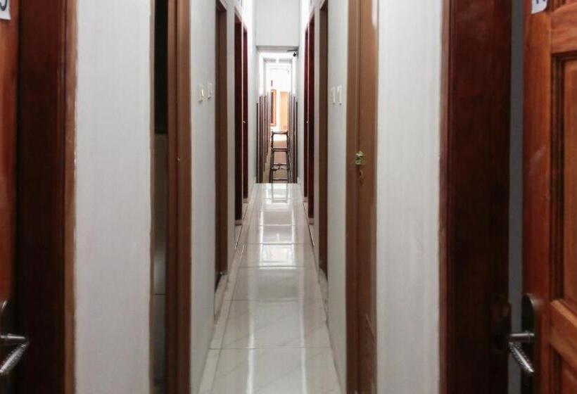 호텔 Wisma Radya Syariah Redpartner