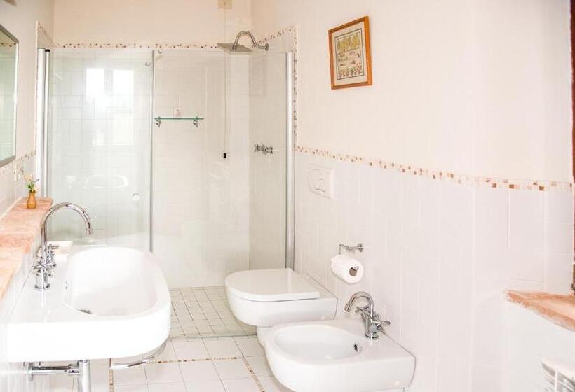 La Mela Rosa Bed & Breakfast