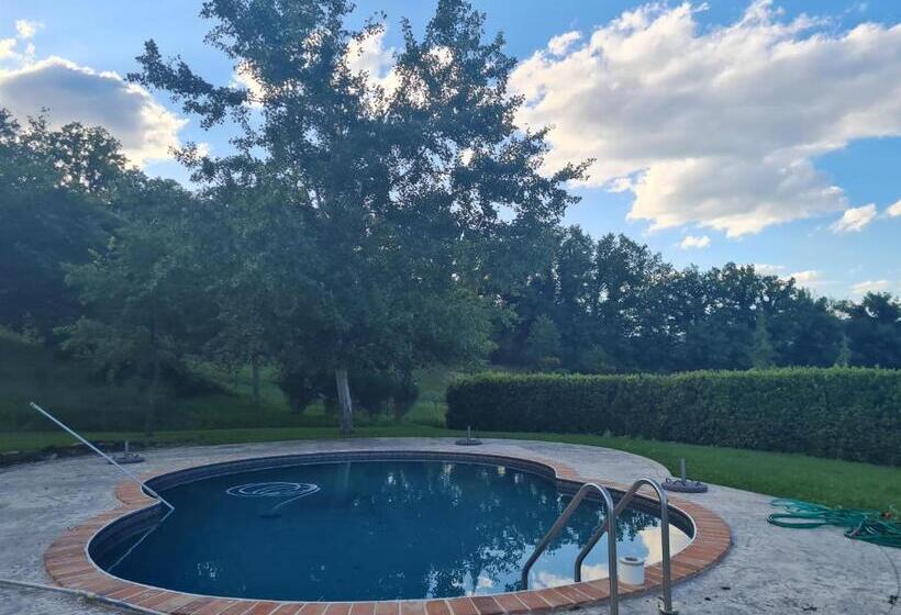 La Mela Rosa Bed & Breakfast