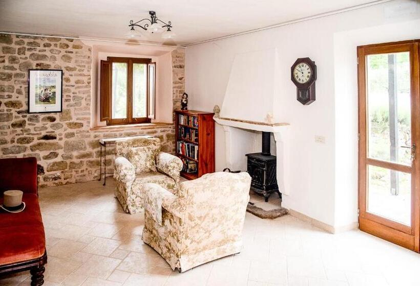 La Mela Rosa Bed & Breakfast